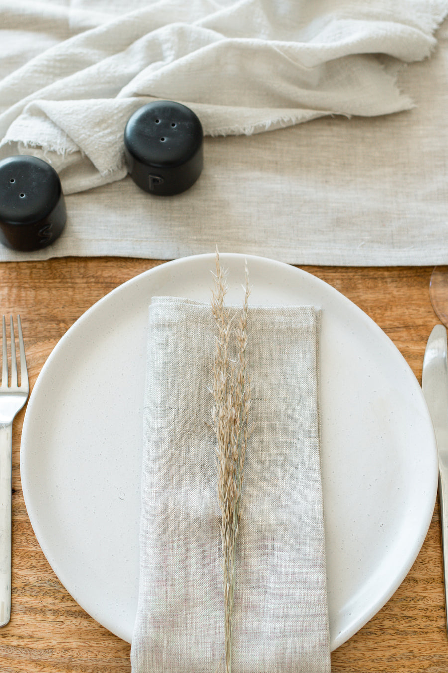 natural beige linen napkin with linen table runner